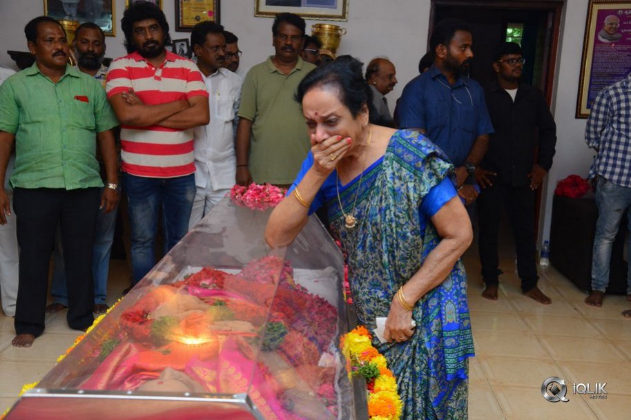 Celebrities-Pay-Homage-to-Vijaya-Nirmala-Garu